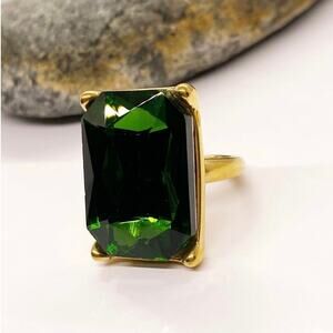 NEW Emerald Green Zirconium Stone Cocktail Ring
